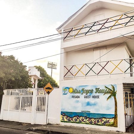 Posada Miss Joyce House San Andrés Exterior photo