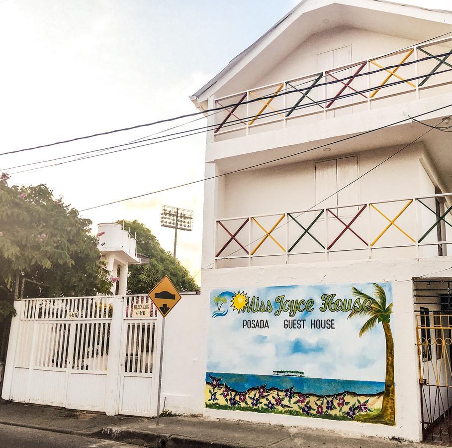 Posada Miss Joyce House San Andrés Exterior photo